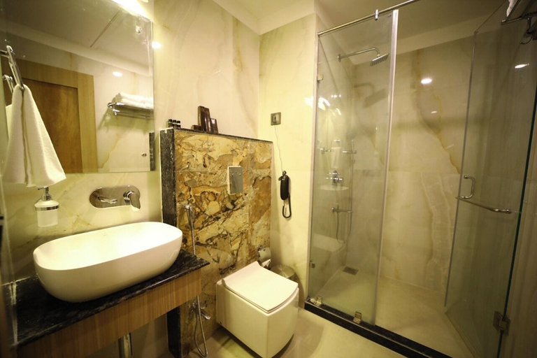 Bathroom 2, Primeland Hotel, Varanasi