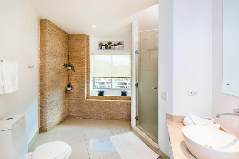Bathroom 3, mVillas - Luxury 2Bed 2Bath Condo w Pool, Santa Cruz