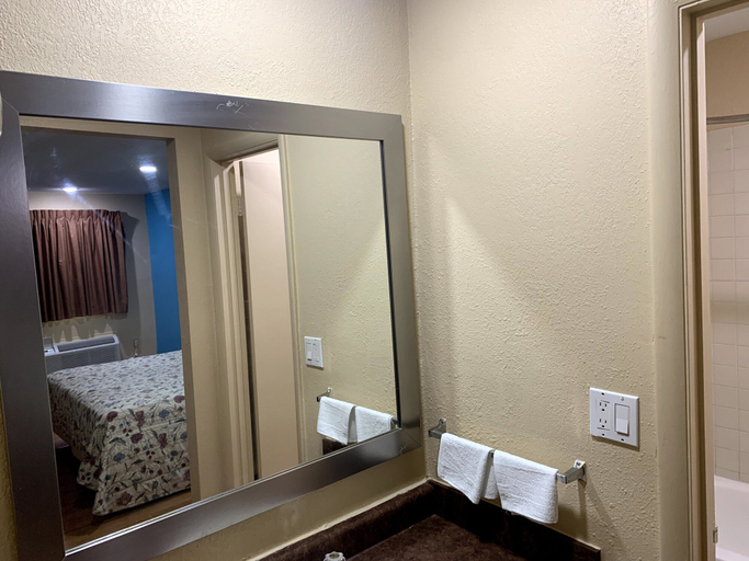 Others 5, Blue Star Inn, Lafayette