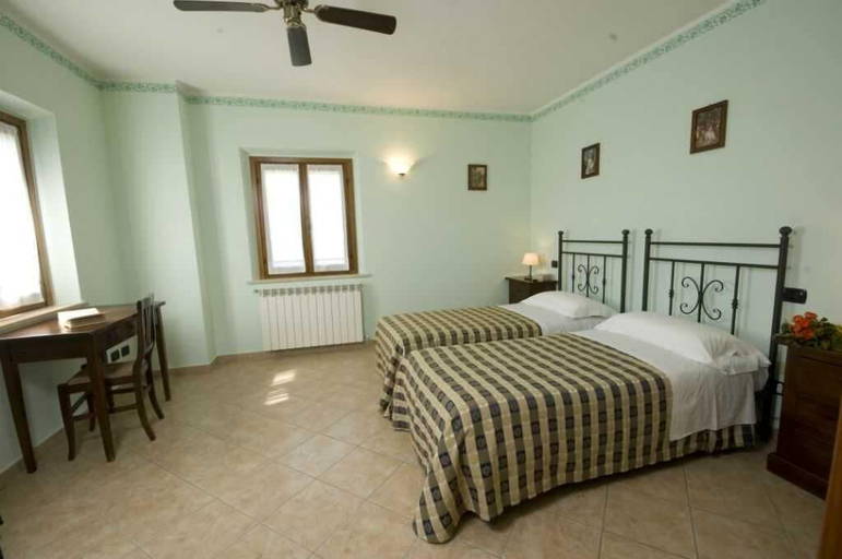 Bedroom 3, Agriturismo Macinatico 1, Siena
