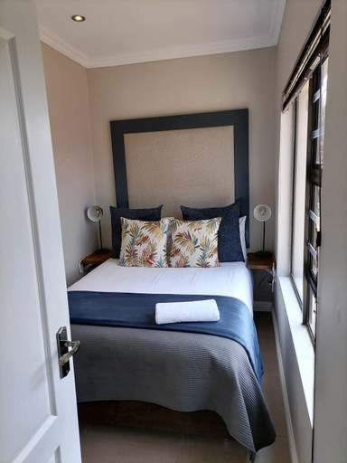 Bedroom 2, CityView, a stunning modern apartment, City of Johannesburg