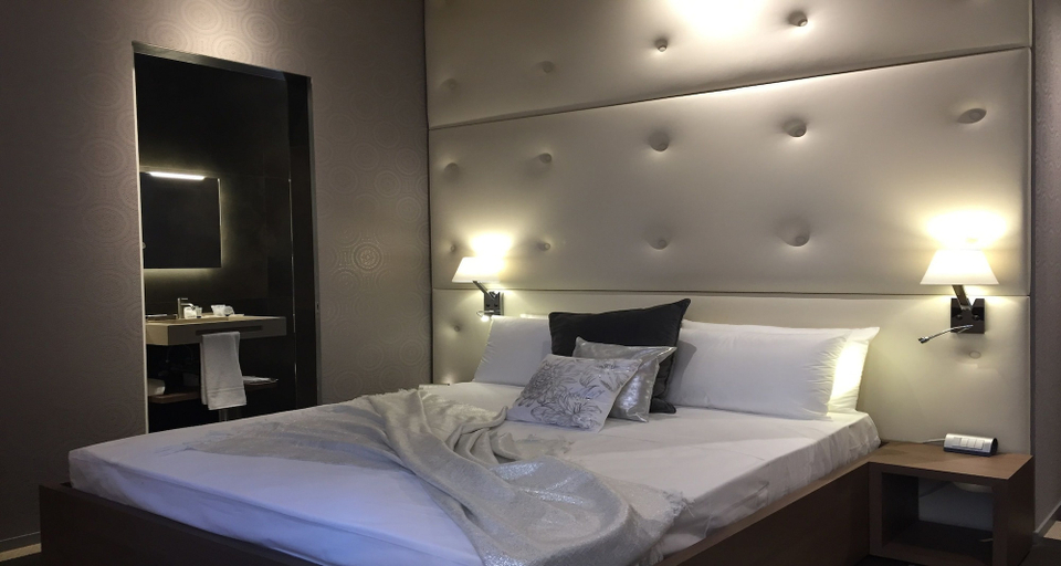 Bedroom 4, Private Luxury Suite, Rome