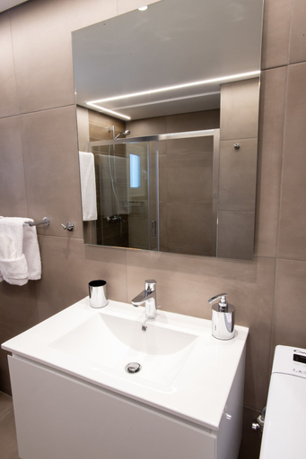 Bathroom 4, Athens Center Panoramic Flats, Attica