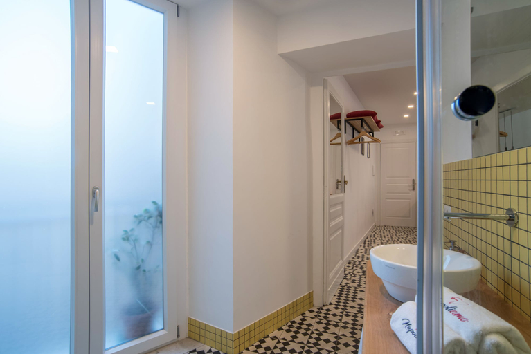 Bathroom 5, Napoliamo Guest House, Napoli