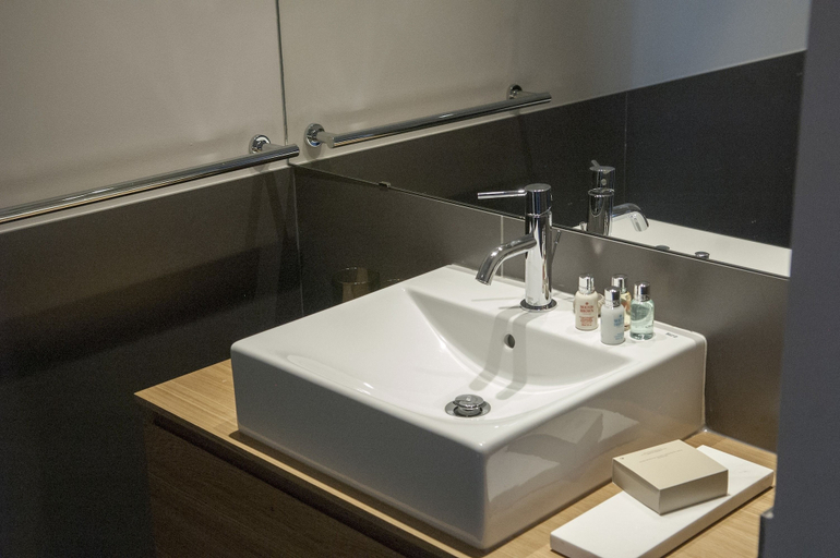 Bathroom 5, Casagrand Luxury Apartments Barcelona, Barcelona
