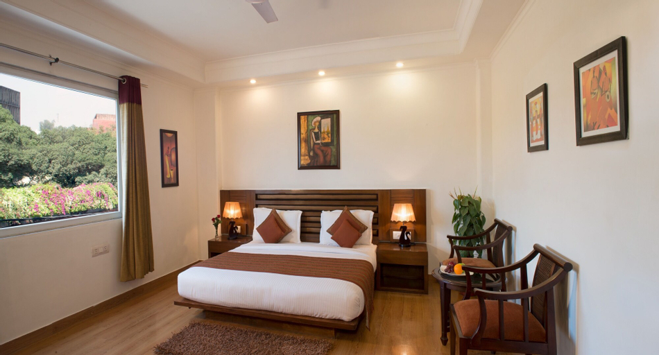 Anila Hotel, West