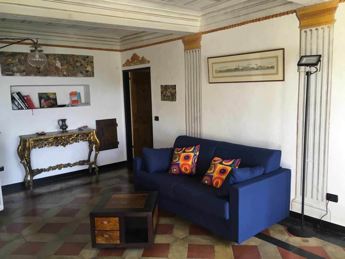 Living area 4, Villa Amalia, Genova