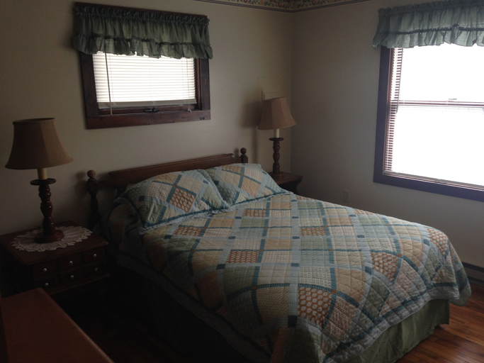 Bedroom 3, Echo Valley Cottages, Monroe