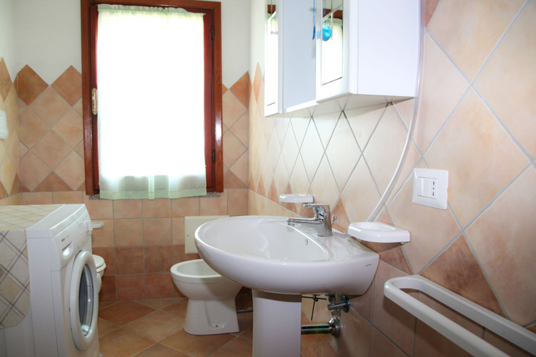 Bathroom 2, Villetta Le Ortensie DX, Nuoro