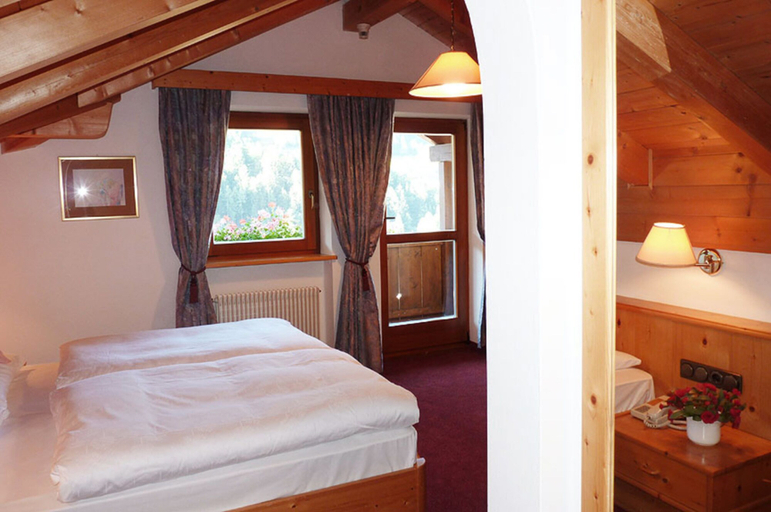 Bedroom 3, Hotel Fortuna, Bolzano