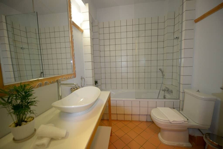 Bathroom 3, New Superb & Luminous 2 Bedroom Apartment, Attica