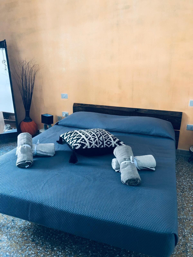 Bedroom 4, Cimarosa Room, Cagliari