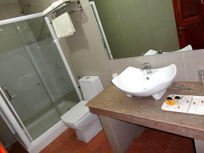Bathroom 3, Tilko Jaffna City Hotel, Jaffna