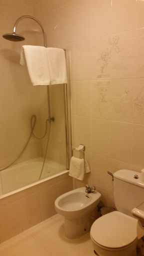 Bathroom 2, Hotel El Zorzal, Toledo