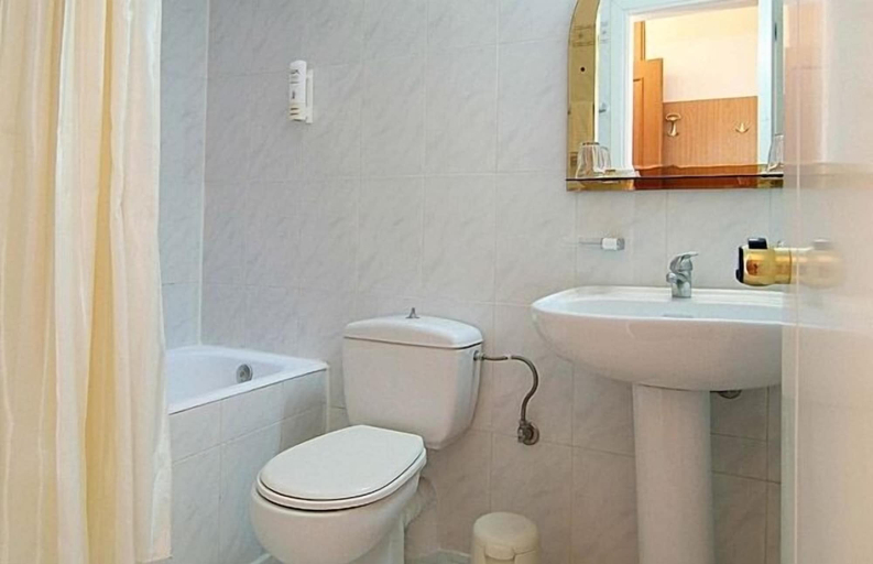 Bathroom, Iniohos Hotel Restaurant, Central Greece