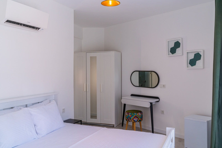 Bedroom 4, Mea Reisdere, Çeşme