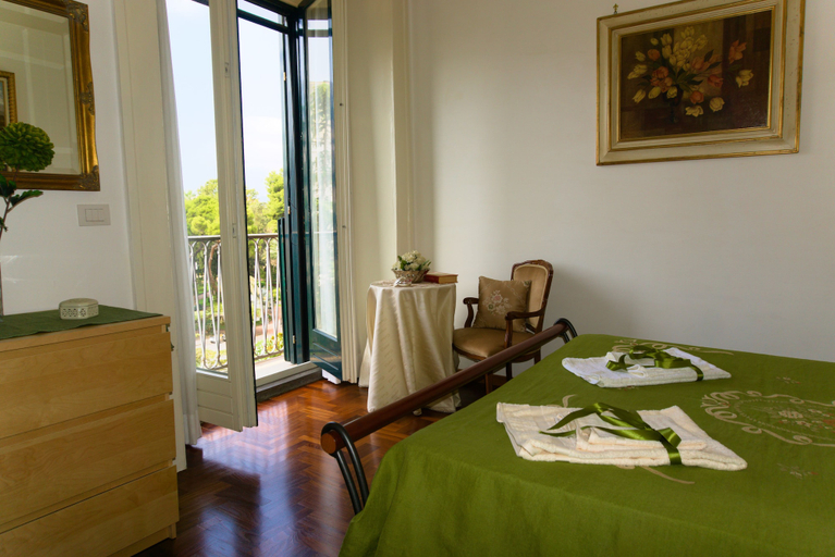 Bedroom 3, B&B La Maison du Paradis, Salerno