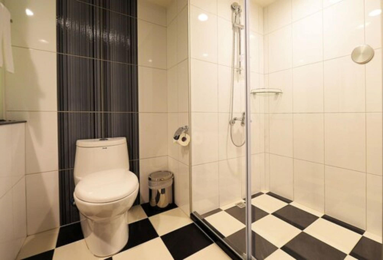 Bathroom 4, Bamboo Business Hotel, Kaohsiung