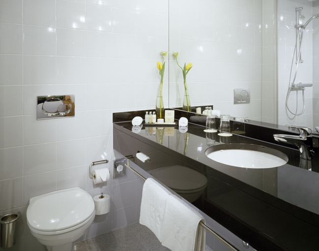 Bathroom 4, K+K Hotel Opera Budapest, Budapesti