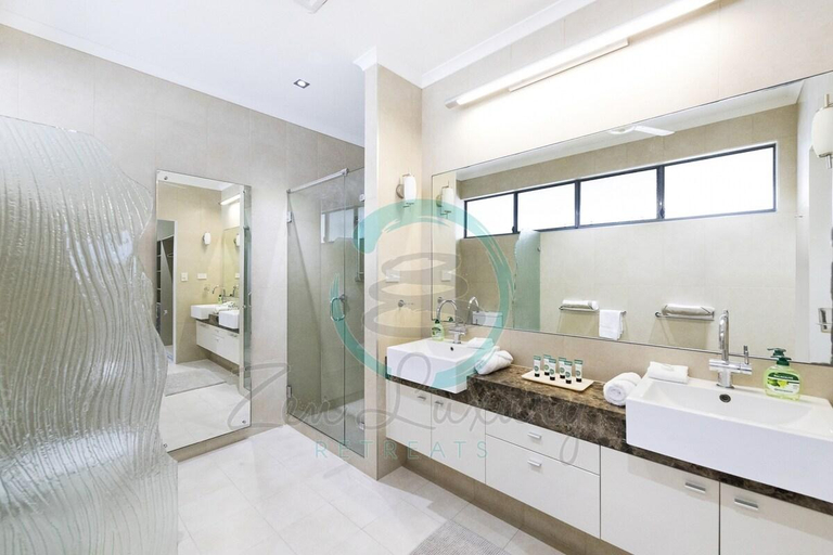 Bathroom 3, ZenLux: 4BR Bayview Mansion Infinity Pool + Cinema, Darwin