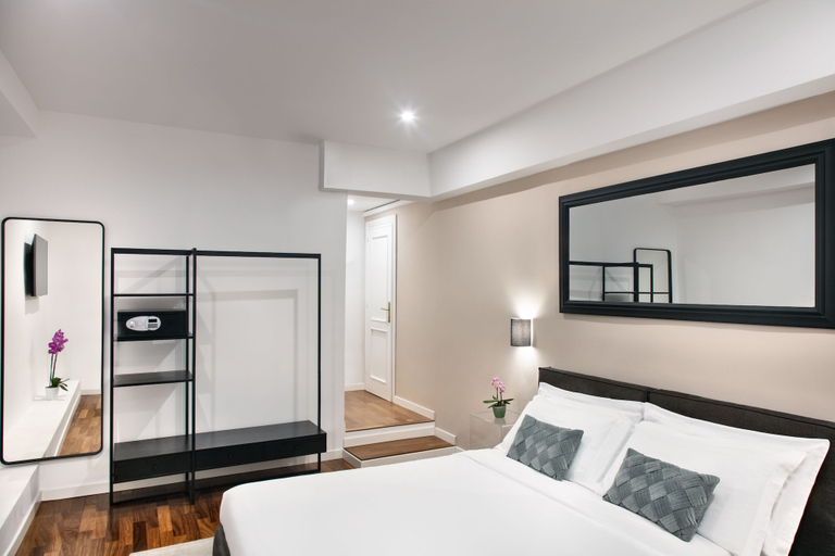 Bedroom 4, Fellini Design Suites, Rome