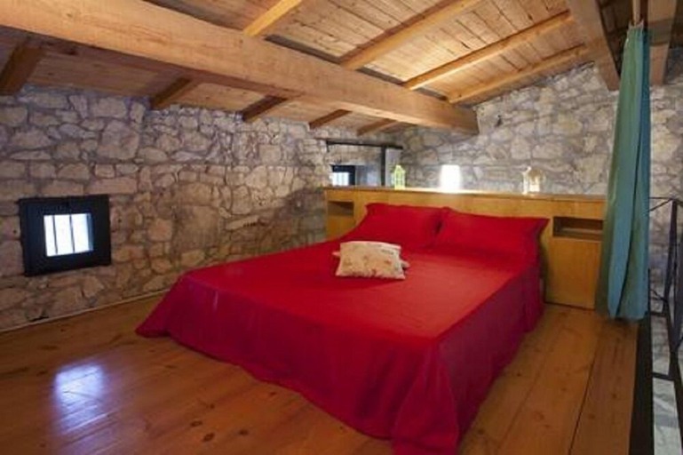 Bedroom 2, Trullo in the Wood, Lecce