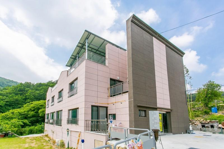 Others 2, Gimhae Solar House Pension, Gimhae