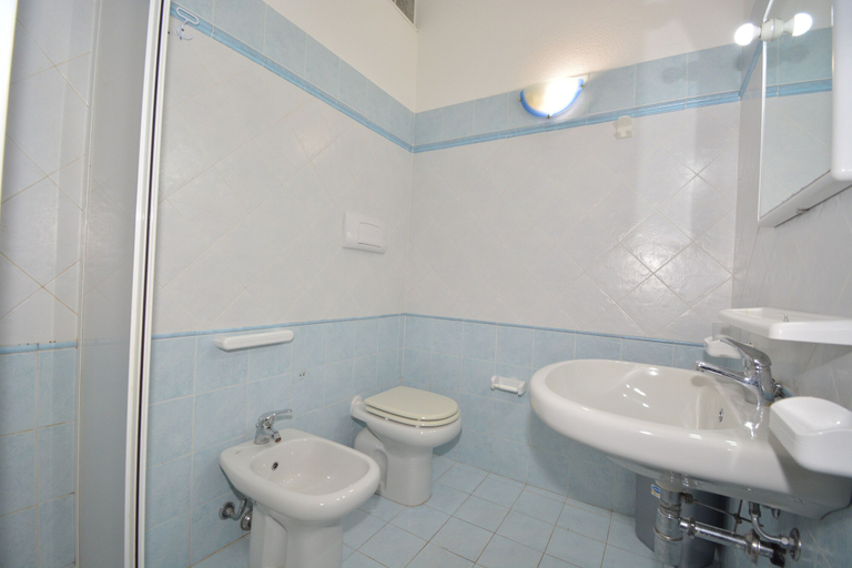 Bathroom 3, Airone Apartment, Nuoro