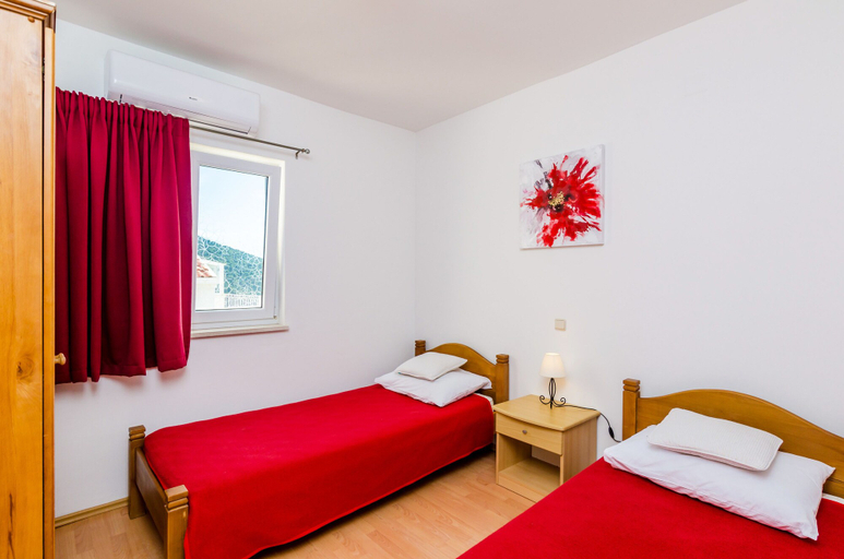 Bedroom 2, Burum Apartments, Dubrovnik