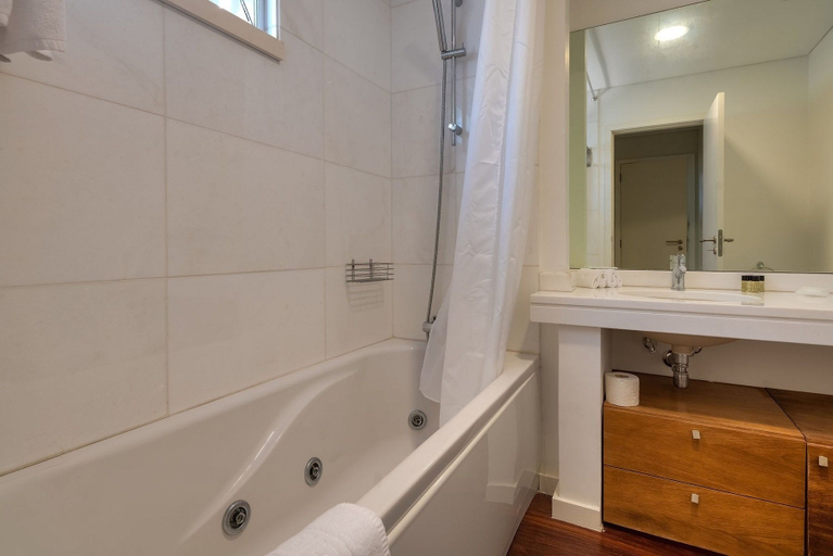 Bathroom 3, Villa Nogueira IV, Funchal