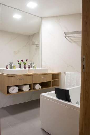 Bathroom 4, Porto Coliseum Hotel, Porto