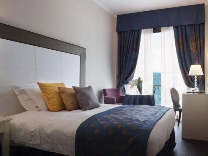 Bedroom 3, Grand Hotel Gardone Riviera, Brescia