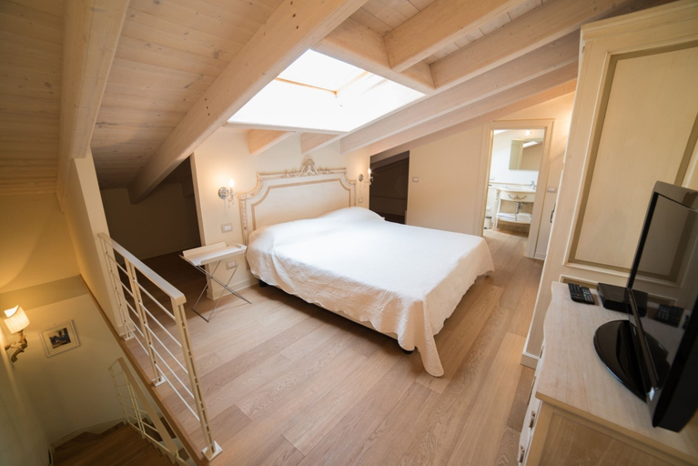 Bedroom 5, Chervò Residence San Vigilio, Brescia