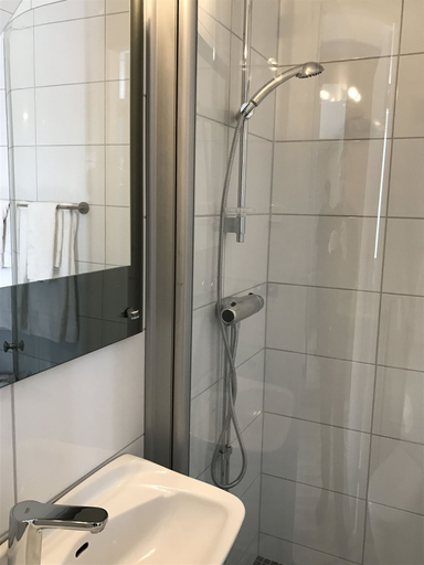 Bathroom 4, Strand City Hotell, Örnsköldsvik