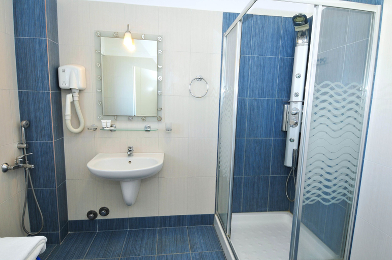 Bathroom 5, Lido Hotel, Peloponnese