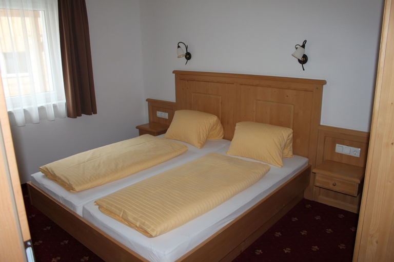 Bedroom 4, Hotel Garni Dorfblick, Landeck