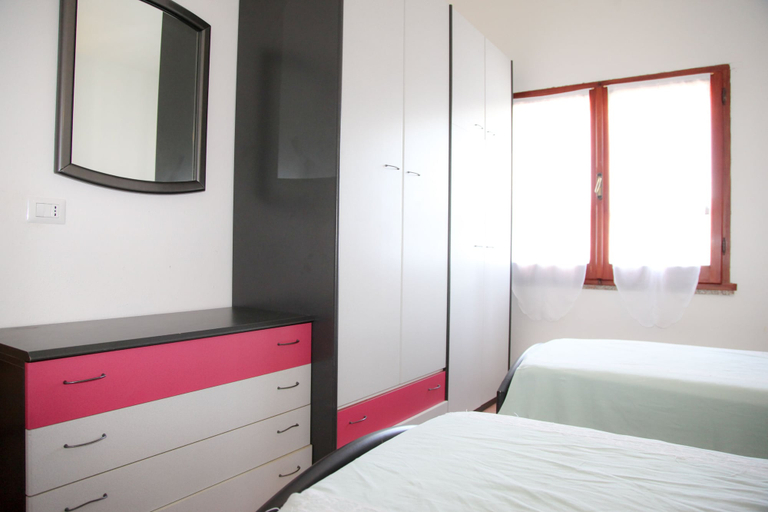 Room 5, Villetta Le Ortensie DX, Nuoro