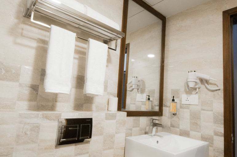 Bathroom 5, BloomSuites - Calangute, North Goa