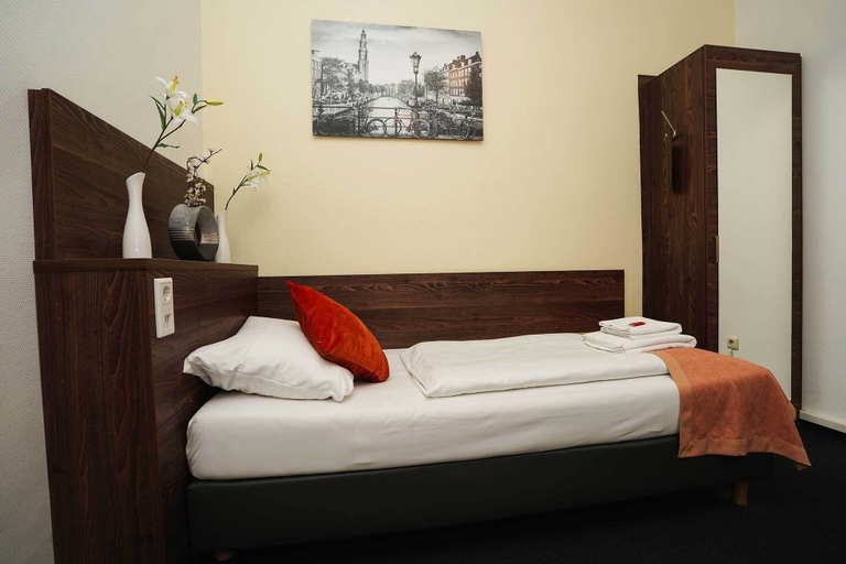 Bedroom 3, Hotel Little Paris by ANS, Frankfurt am Main
