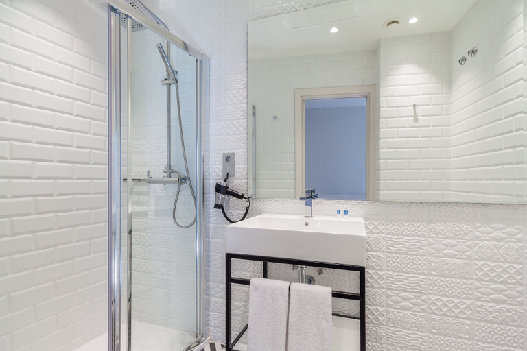 Bathroom 4, Tandem Ancha 34, Cádiz