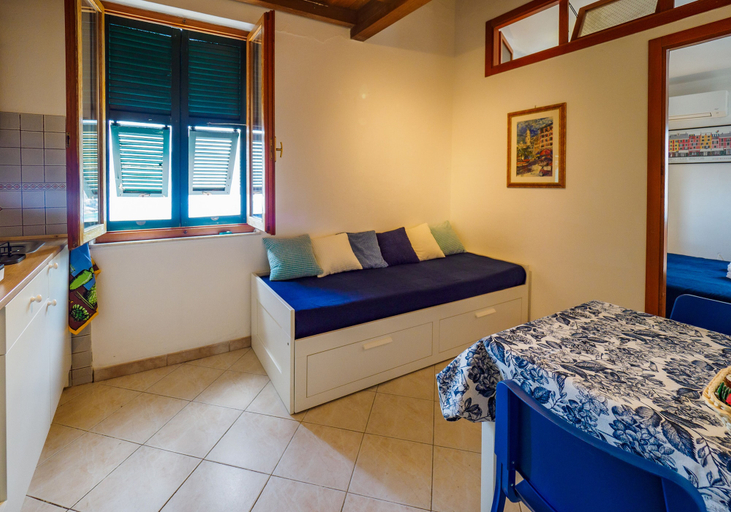Bedroom 3, Casa Teresa with AC and Sea View Balcony, La Spezia