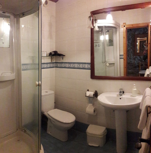Bathroom 3, Agroturismo Urresti, Vizcaya