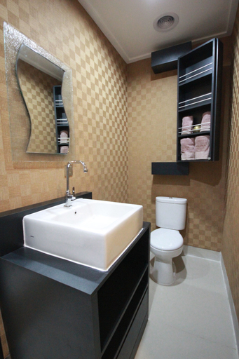 Bathroom 3, Harvia Suites, West Jakarta