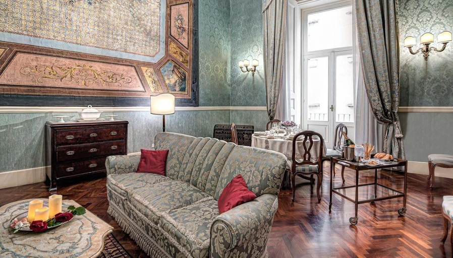 Others 5, Lady Mary's Tribunali Luxury Suite, Napoli