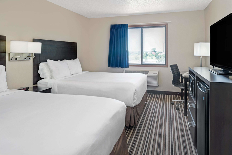 Bedroom 3, Super 8 by Wyndham Omaha I-80 West, Douglas