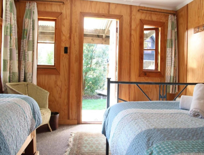 Bedroom 2, On The Track Lodge, Marlborough