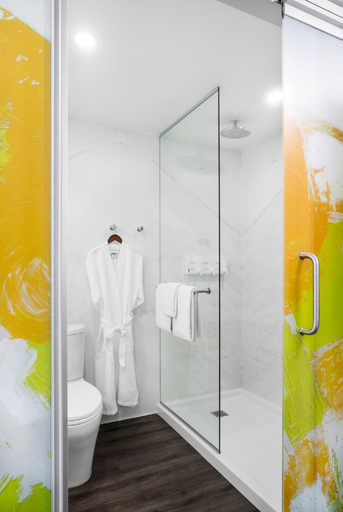 Bathroom 5, Hotel Arts, Division No. 6