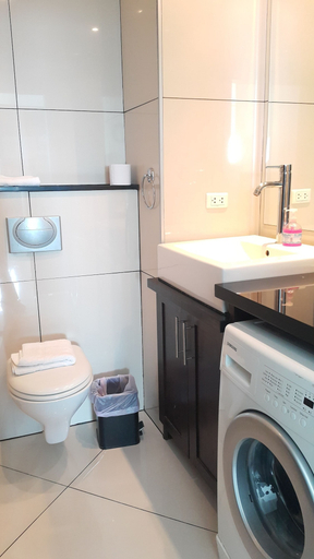 Bathroom 3, Vtsix Condo Service at View Talay Condo, Pattaya