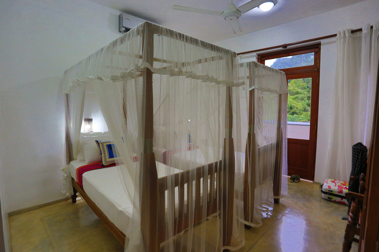 Bedroom 4, Hanthana House, K.F.G. & G. Korale