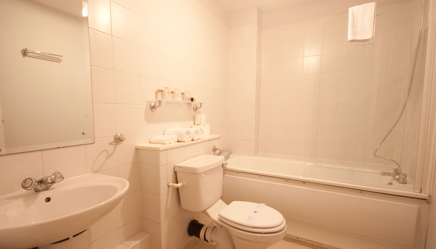 Bathroom 3, Temple Bar Dublin City Apartments, Dublin